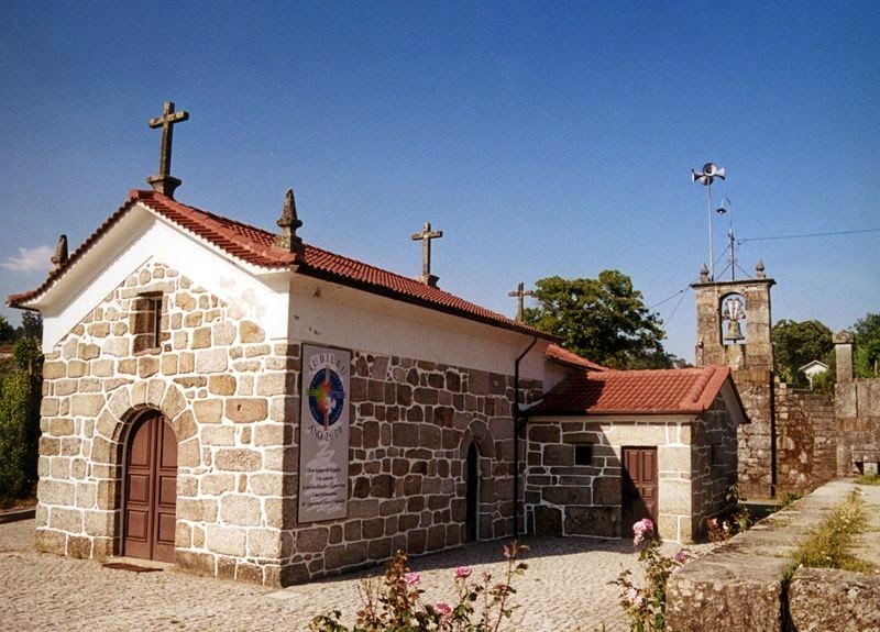 Igreja de S&atilde;o Tiago de Cernadelo